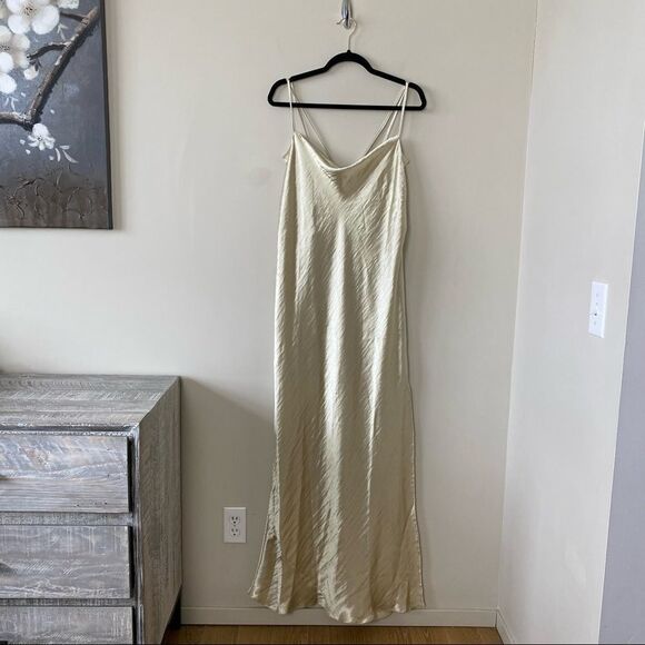 Nwt-asos DESIGN cami maxi slip dress in high shine satin with strappy back - Picture 3 of 16